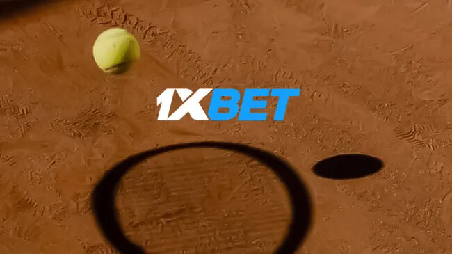 balle de tennis sur terre battue